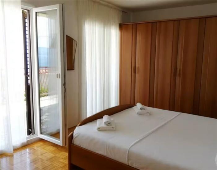 Apartment A1, for 6 persons