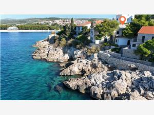 Апартаменты Ziva Primosten, квадратура 30,00 m2, Воздуха удалённость от моря 30 m, Воздух расстояние до центра города 240 m