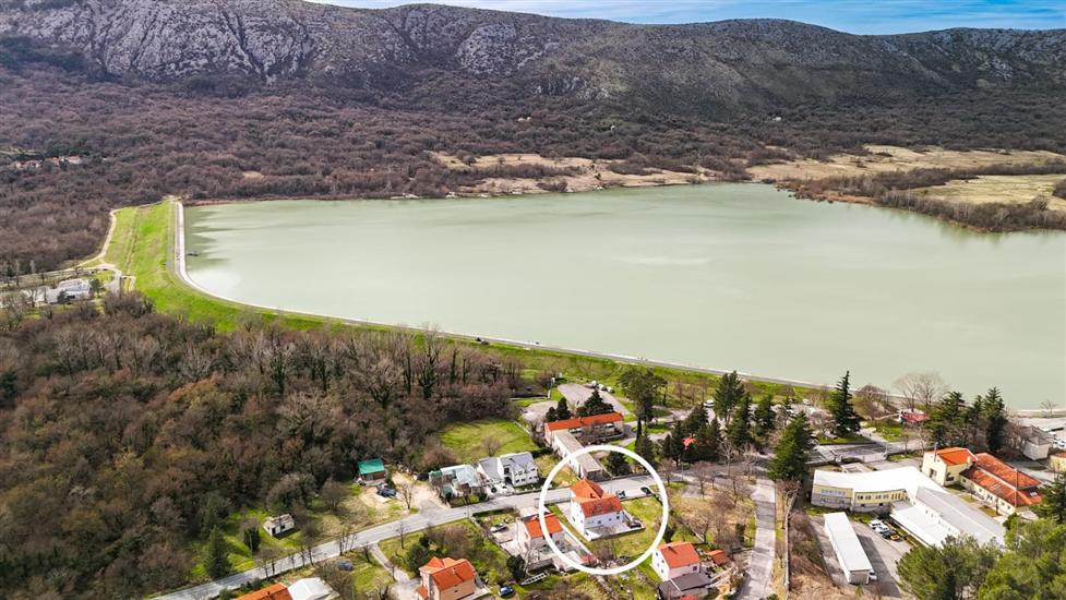Apartments Nevistic lake view