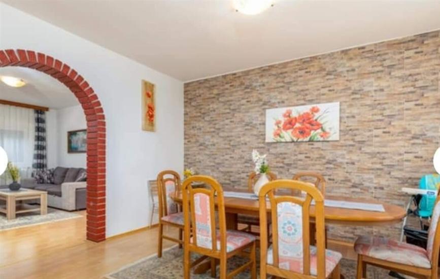 House K1, for 10 persons