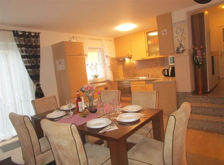 House K1, for 10 persons