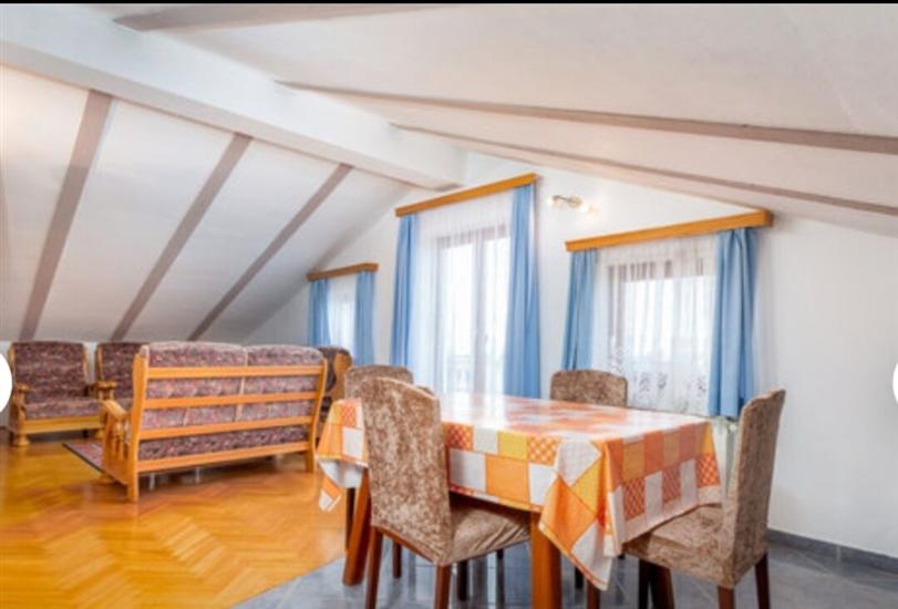 House K1, for 10 persons