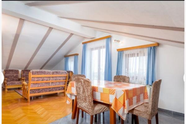 House K1, for 10 persons