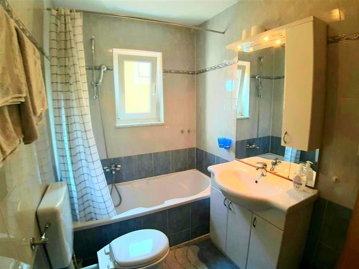 House K1, for 10 persons