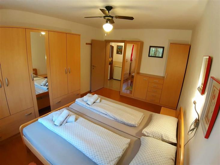 House K1, for 10 persons