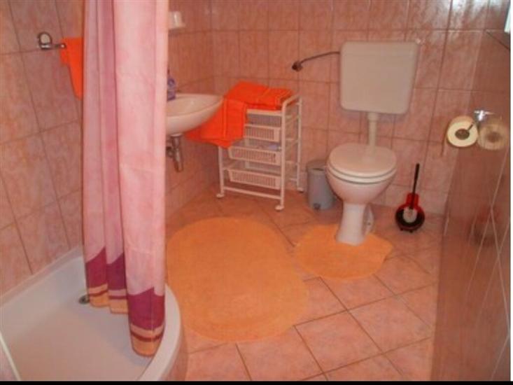 House K1, for 10 persons