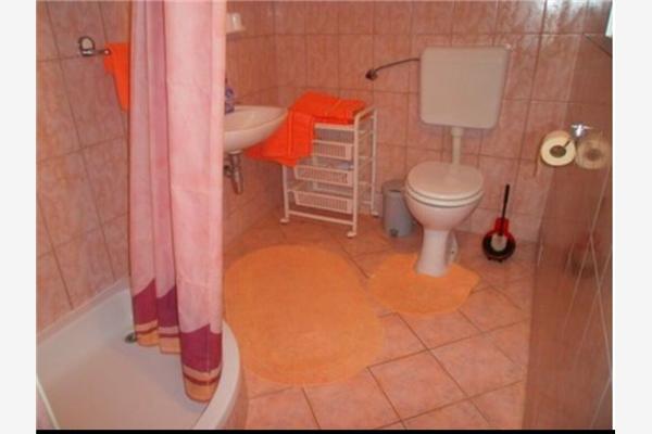 House K1, for 10 persons