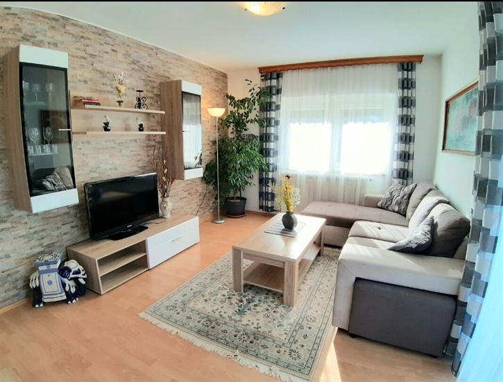 House K1, for 10 persons