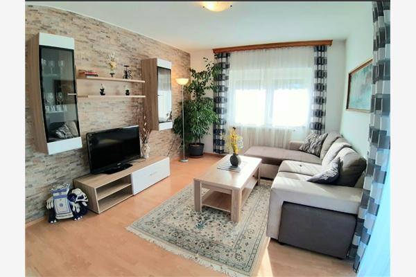 House K1, for 10 persons