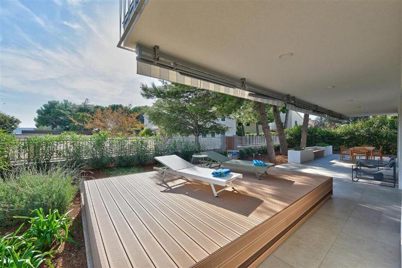 Apartment Luxurious apt1