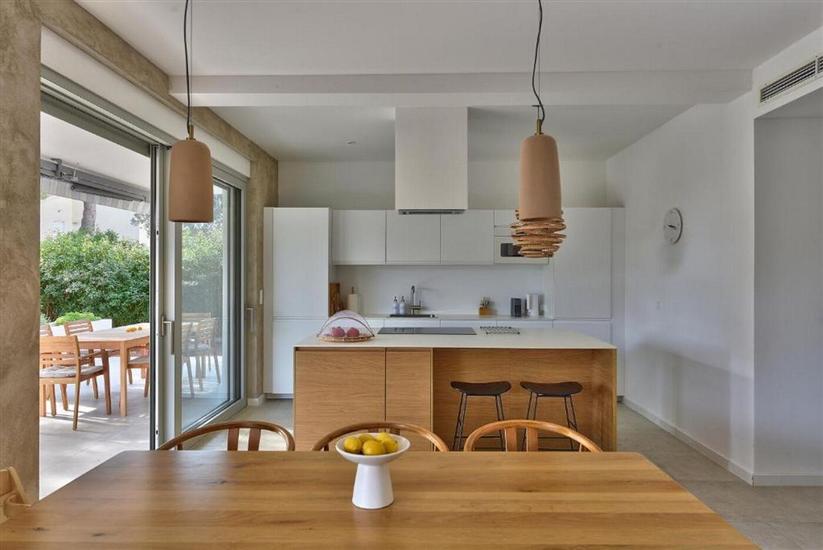 Apartment Luxurious apt1