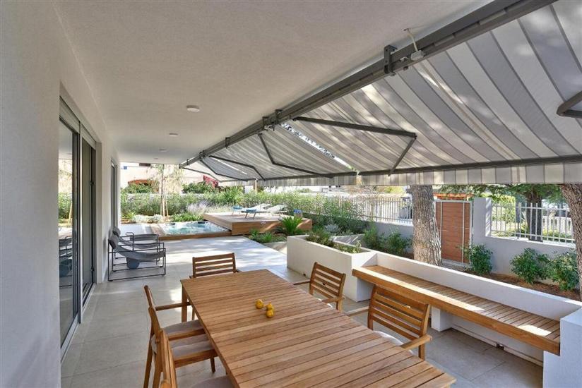 Apartment Luxurious apt1