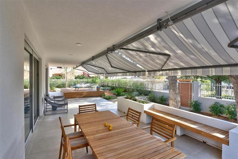 Apartment Luxurious apt1