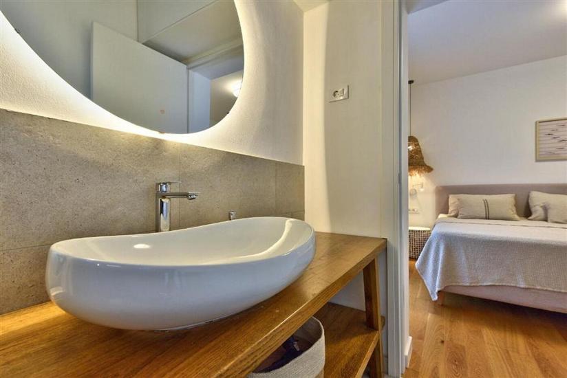 Apartment A1, for 6 persons