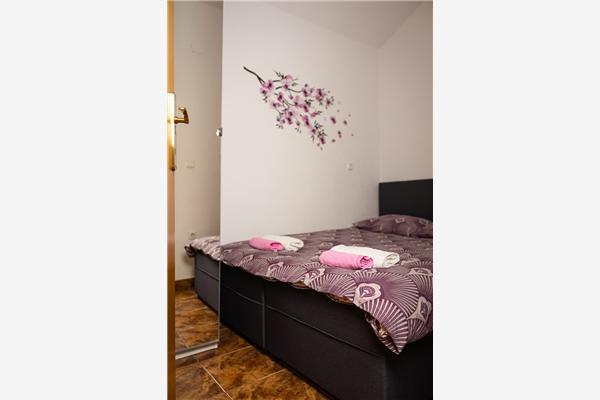 Apartment A1, for 5 persons