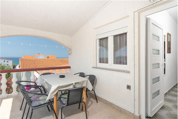 Apartment A4, for 5 persons