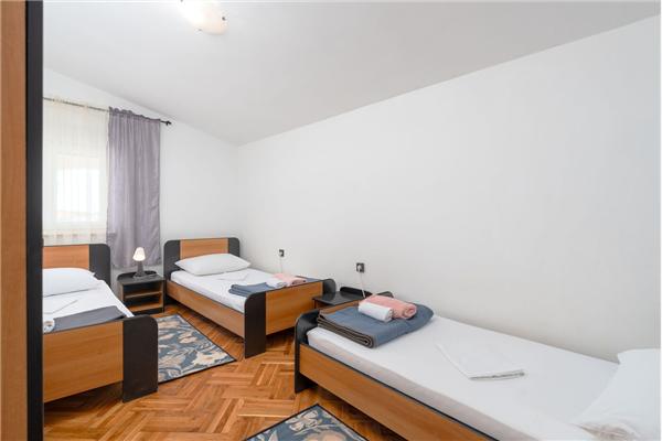 Apartment A4, for 5 persons