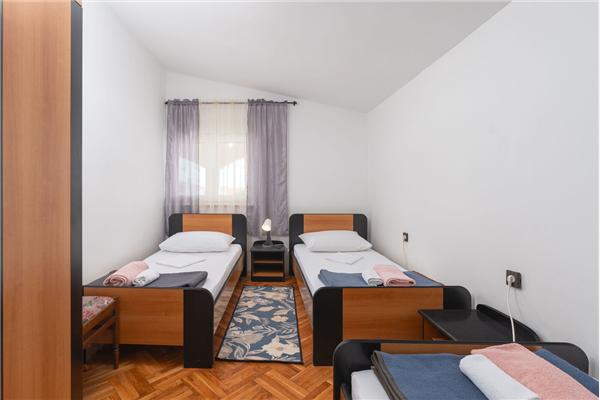 Apartment A4, for 5 persons