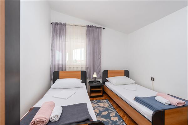 Apartment A4, for 5 persons