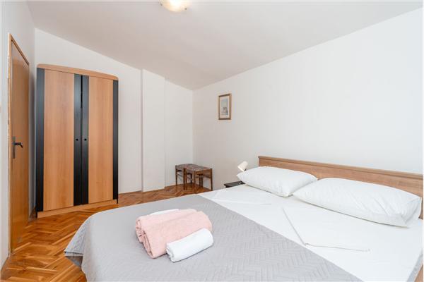 Apartment A4, for 5 persons