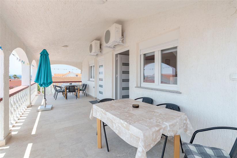 Apartment A4, for 5 persons