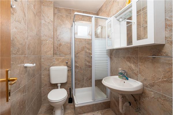 Apartment A2, for 5 persons