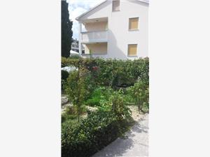 Apartment Ljubica Banjol - island Rab, Size 52.00 m2, Airline distance to town centre 850 m