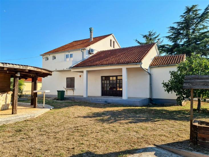 Maison Beachfront Delight