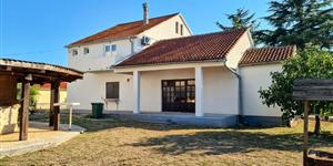 House - Nevidane - island Pasman