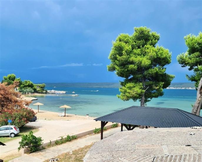 Maison Beachfront Delight