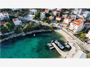 Apartmaj Dijana Okrug Gornji (Ciovo), Kvadratura 70,00 m2, Oddaljenost od centra 300 m