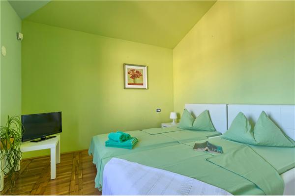 House K1, for 8 persons