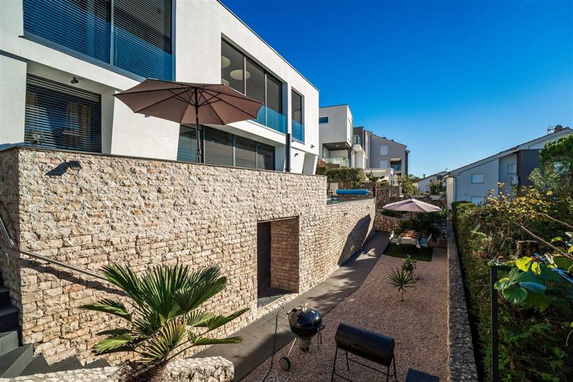 Apartment Island Beauty 2