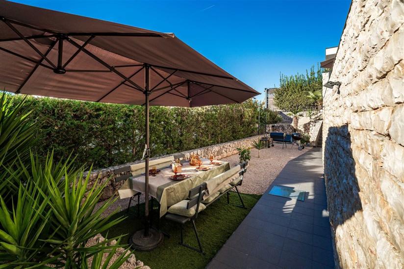 Apartment Island Beauty 2