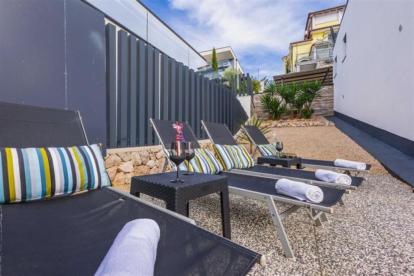 Apartment Island Beauty 2