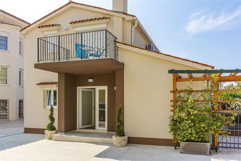 Apartments Villa Nina 2