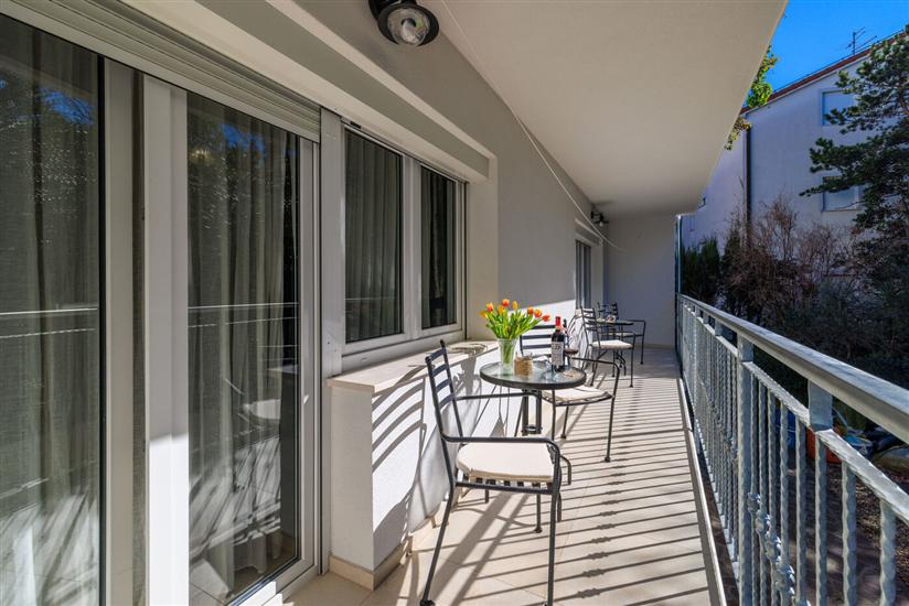 Apartment A4, for 6 persons