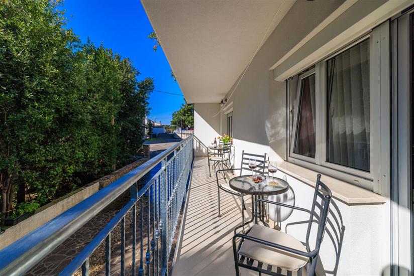 Apartment A4, for 6 persons