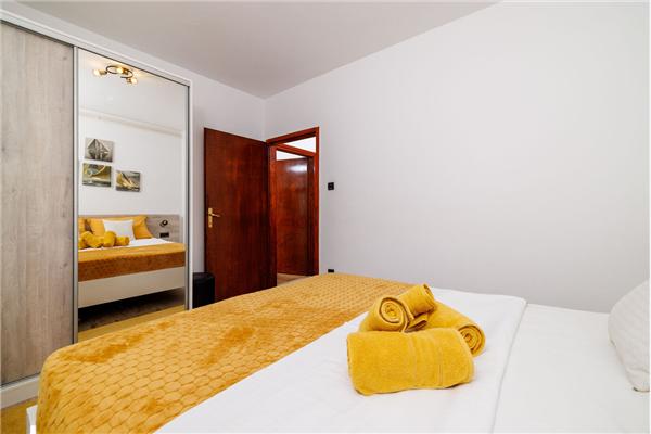 Apartment A4, for 6 persons