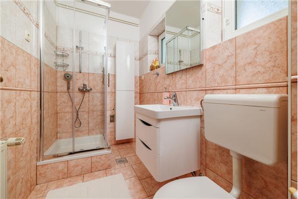 Apartment A4, for 6 persons