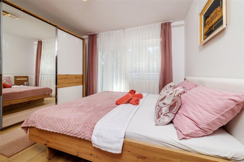 Apartment A4, for 6 persons