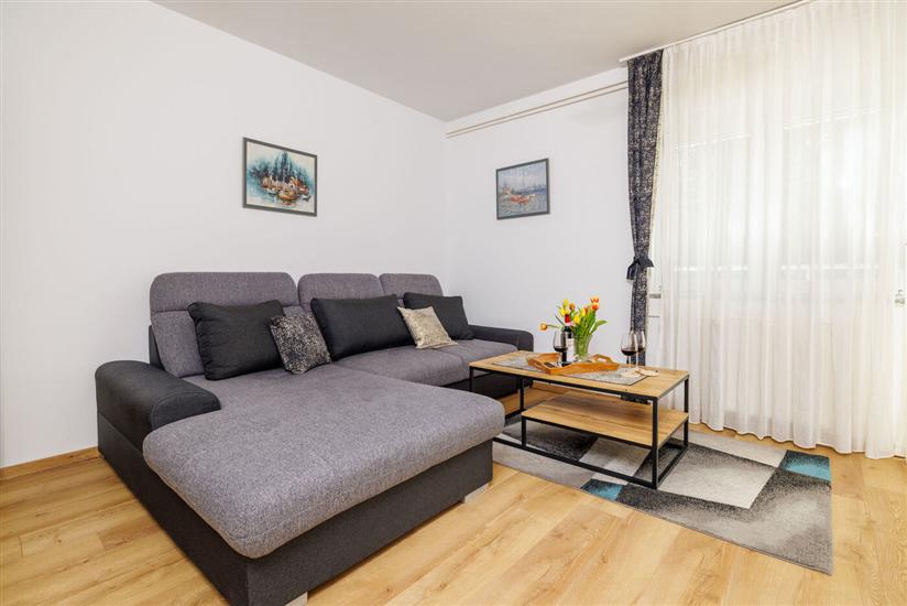 Apartment A4, for 6 persons