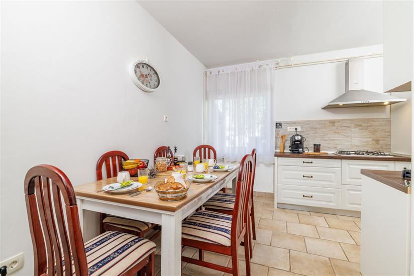 Apartment A4, for 6 persons