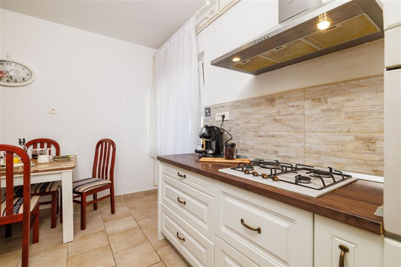 Apartment A4, for 6 persons