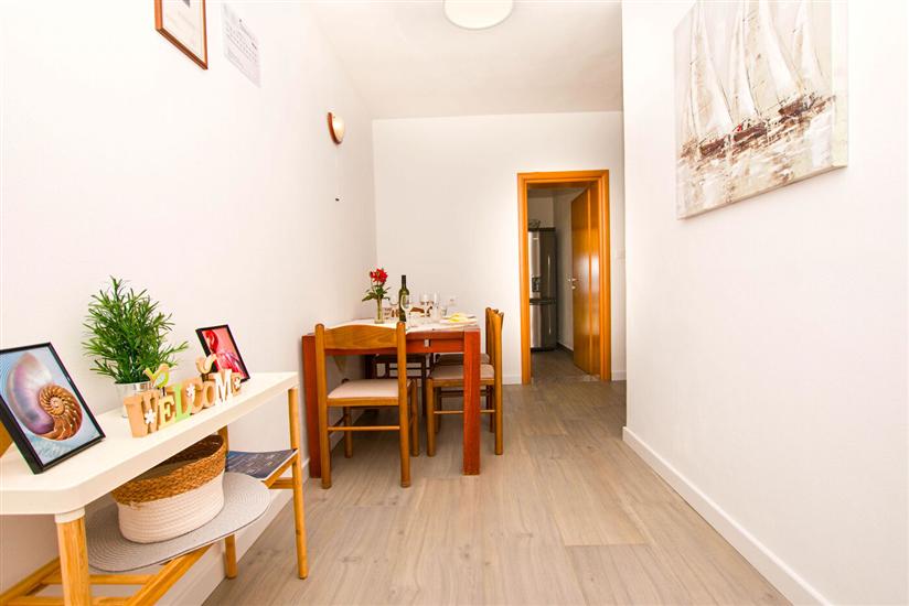 Apartment A2, for 5 persons
