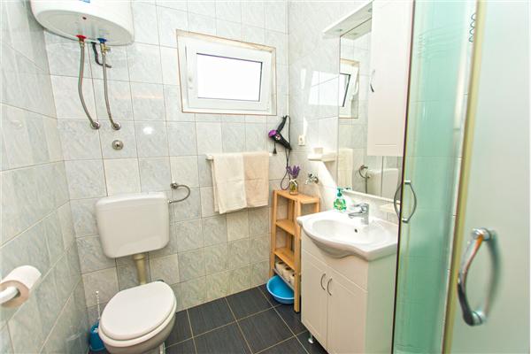 Apartment A2, for 5 persons