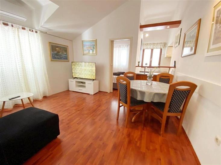 Apartment A4, for 4 persons
