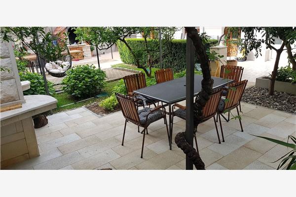 Apartment A5, for 5 persons