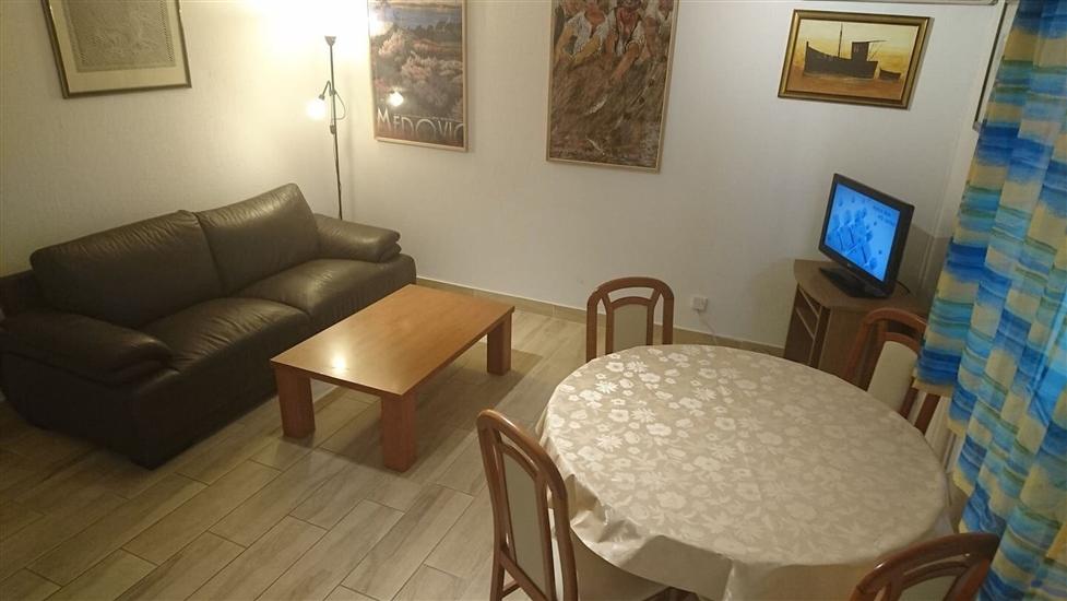 Apartment A5, for 5 persons