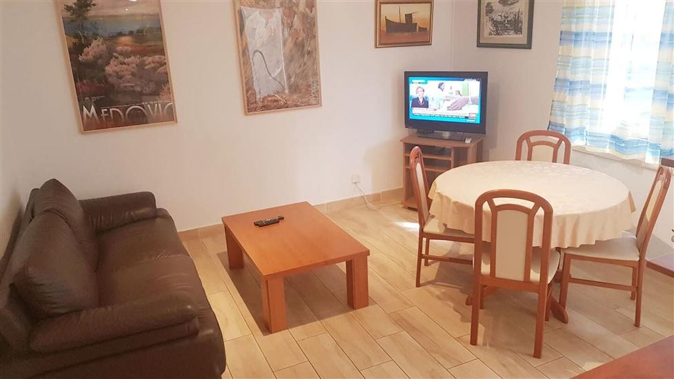 Apartment A5, for 5 persons